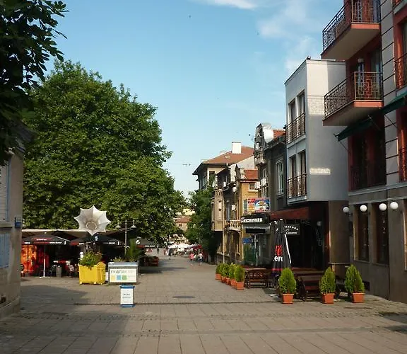 Sea Garden Plaza - Free Parking